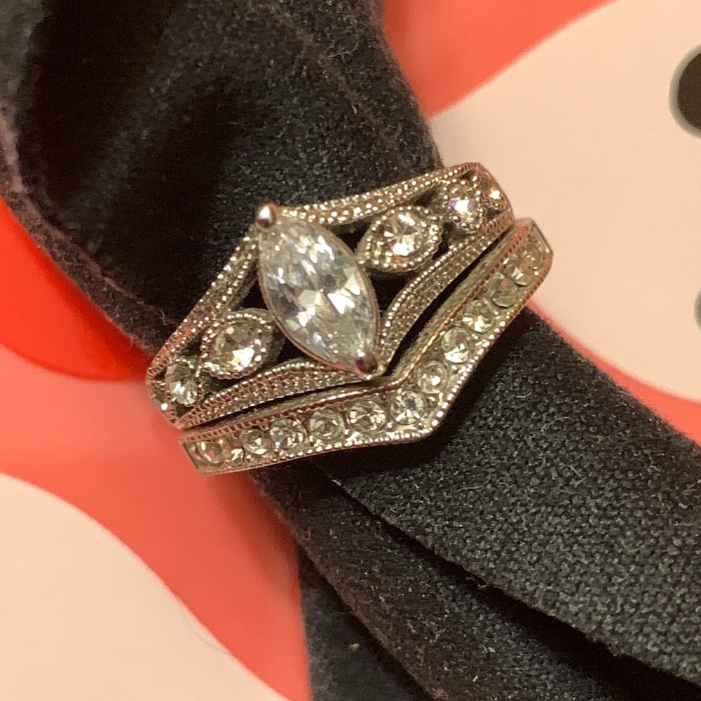 Beautiful ring set - Picture 2 of 8